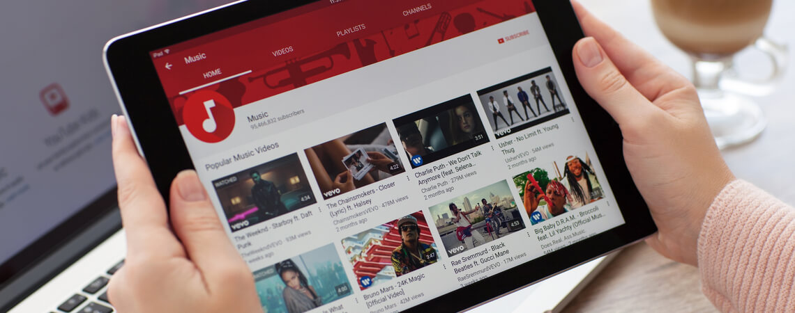 Geöffnete YouTube-App auf iPad Pro
