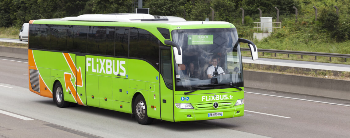 Flixbus-Bus auf der Autobahn