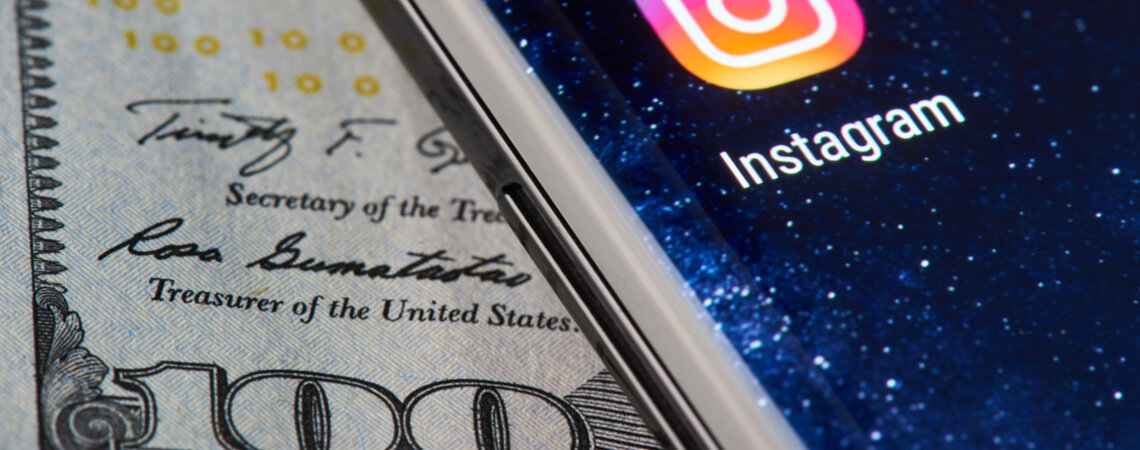 Instagram-Logo und Dollarnote