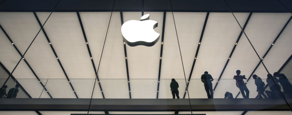 Apple Logo an einer Gebäudefassade