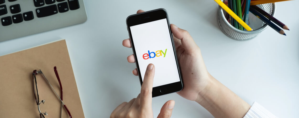 Ebay-Logo auf einem Smartphone