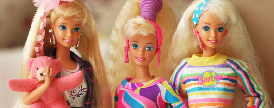Barbie in verschiedenen Outfits