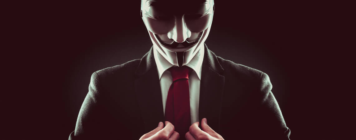 Anonymer Nutzer mit einer Maske