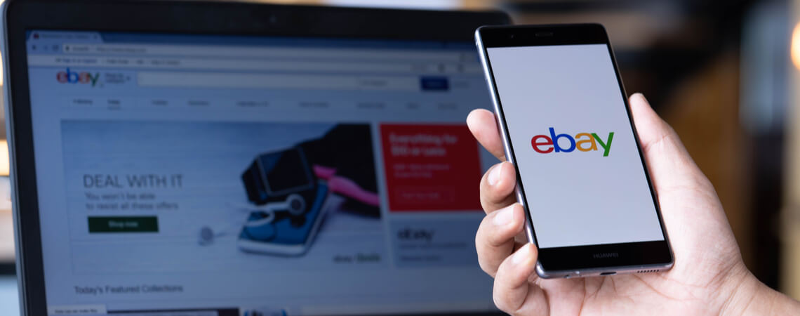 Ebay auf Smartphone und Laptop