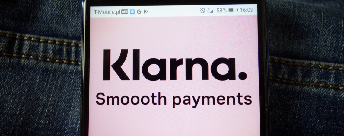 Klarna-Logo auf einem Smartphone