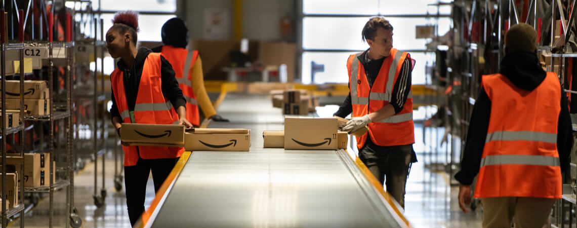 Amazon-Mitarbeiter in der Logistik
