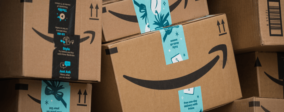 Ein Berg voller Amazon-Pakete