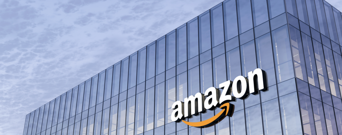 Amazon Gebäude vor Himmel