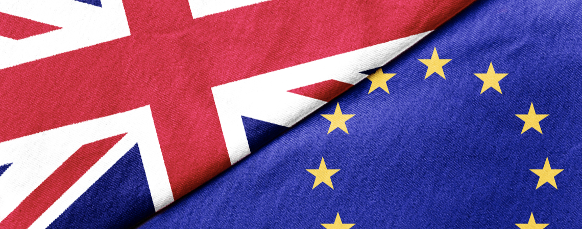 UK Flagge und EU Flagge