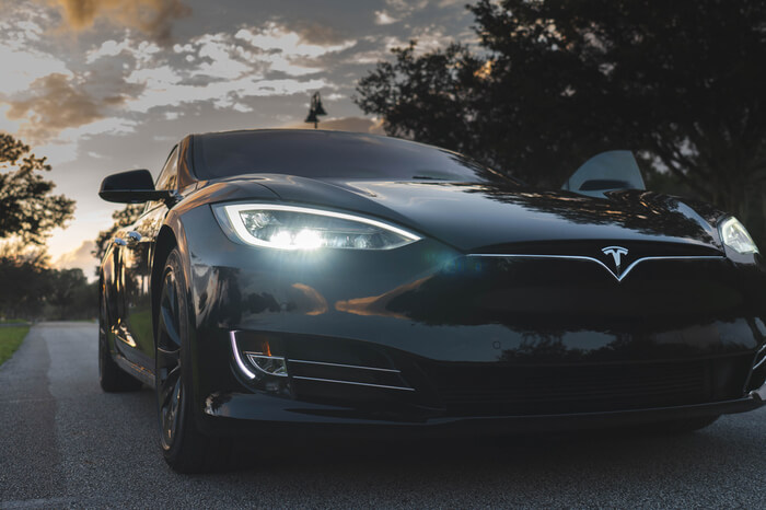 Tesla Fahrzeug
