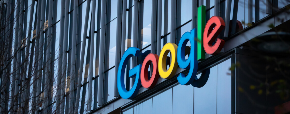 Google-Logo auf dem Büro des Internet-Suchmaschinenunternehmens in Seattle