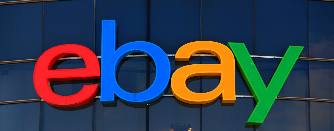 Ebay-Logo an Gebäude
