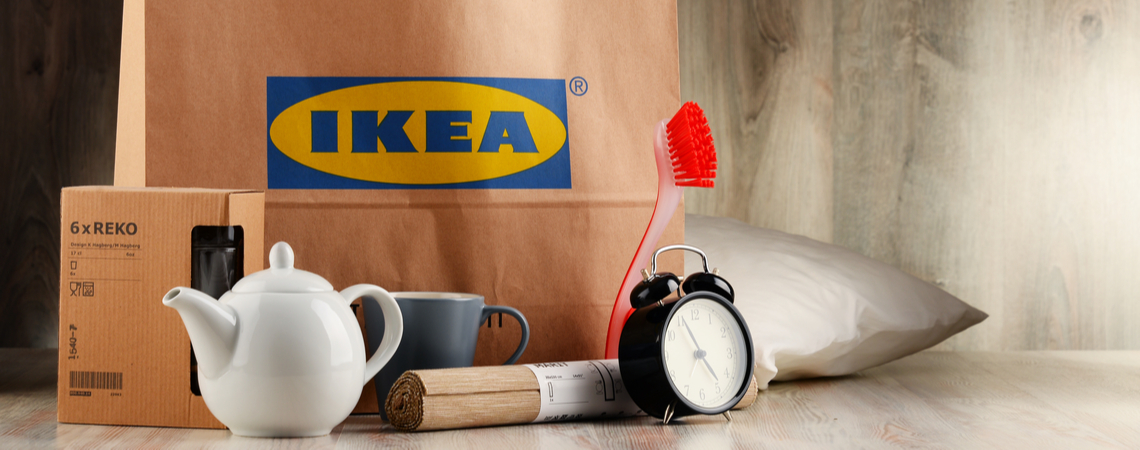 Ikea Tüte und Waren des Möbelhändels