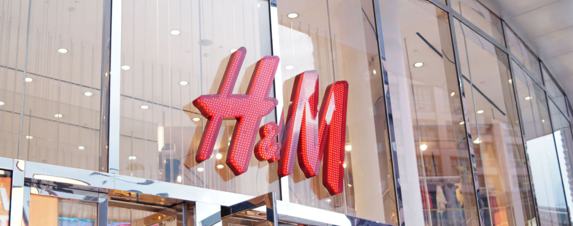 H&M Logo an Modefiliale