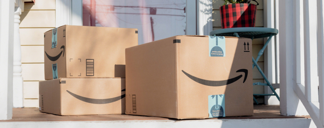 Amazon Pakete vor Haustür