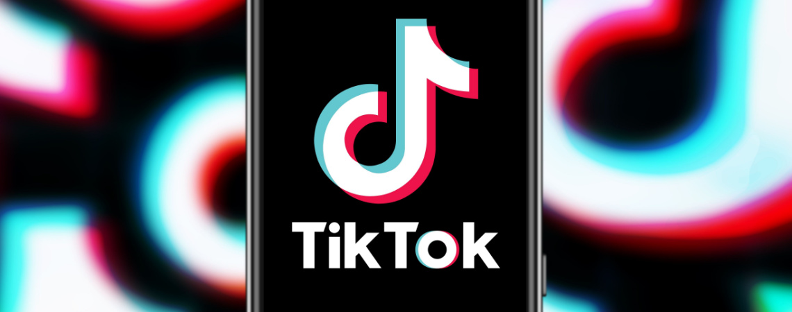 TikTok-Logo auf Smartphone