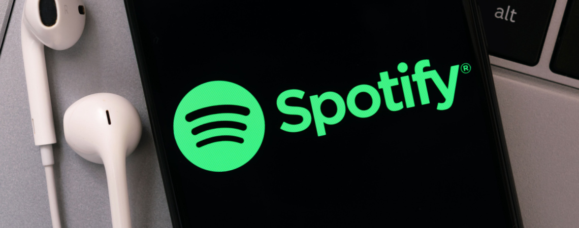 Logo von Spotify auf Smartphone