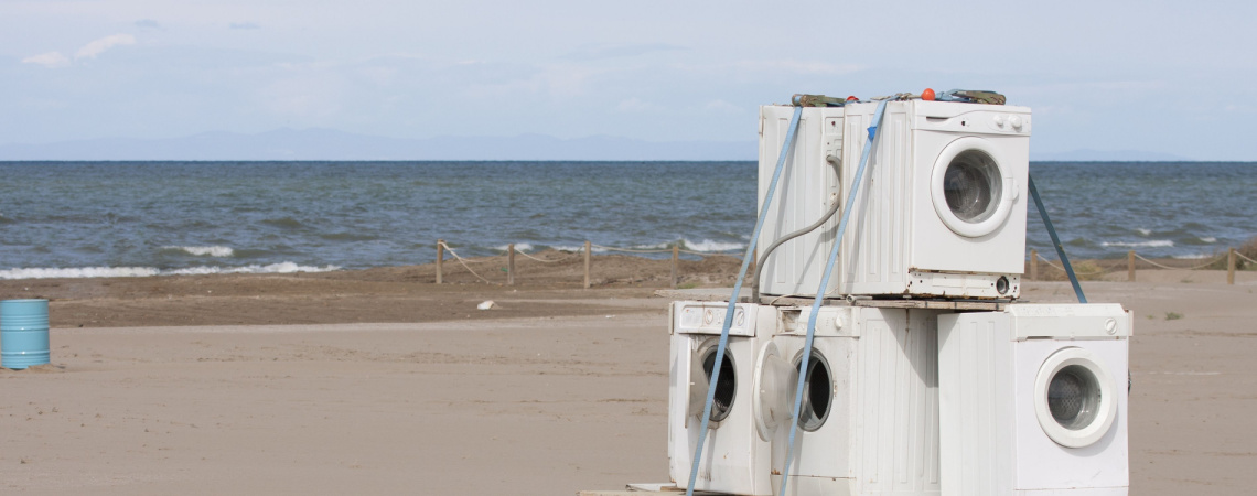 Waschmaschinen am Strand