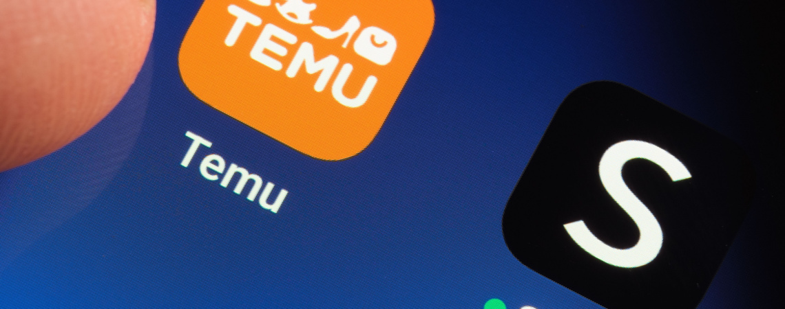 TEMU- und SHEIN-Apps auf dem Bildschirm von Smartphone 