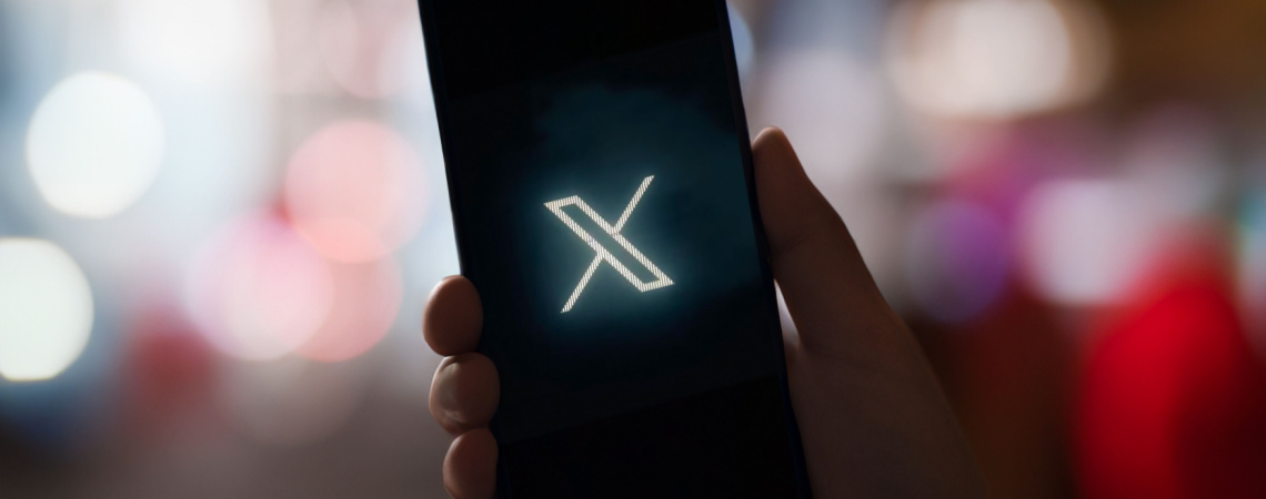 X-Logo auf Smartphone