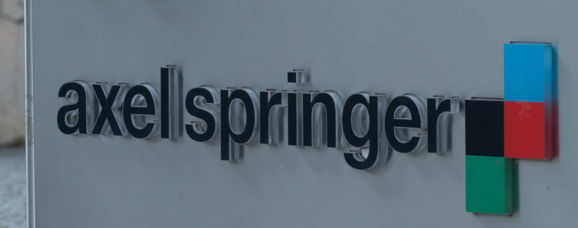 Axel-Springer-Logo vor Gebäude