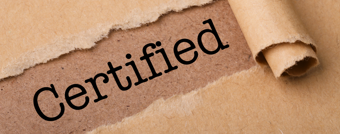 Packpapier enthüllt Certified-Schriftzug in Anspielung auf LGA tested-Siegel