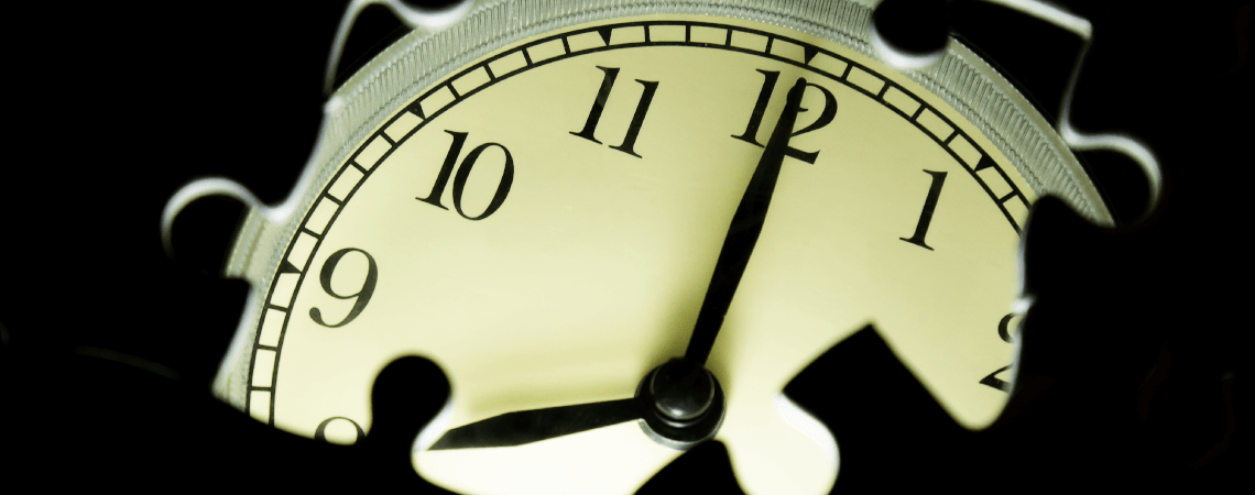 Uhr in Puzzle-Optik: Arbeitszeiterfassung bereitet vielen Firmen noch Probleme.