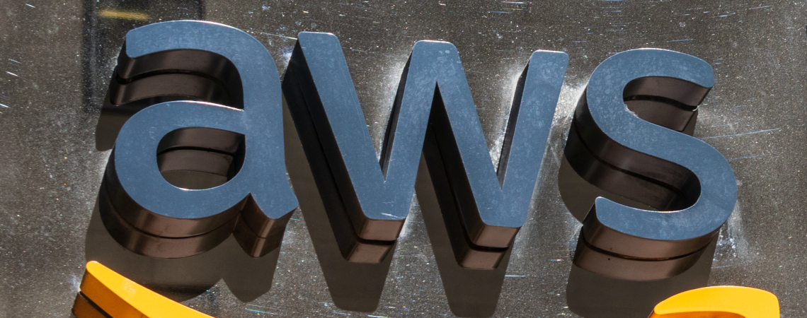 AWS Logo an Gebäudefront