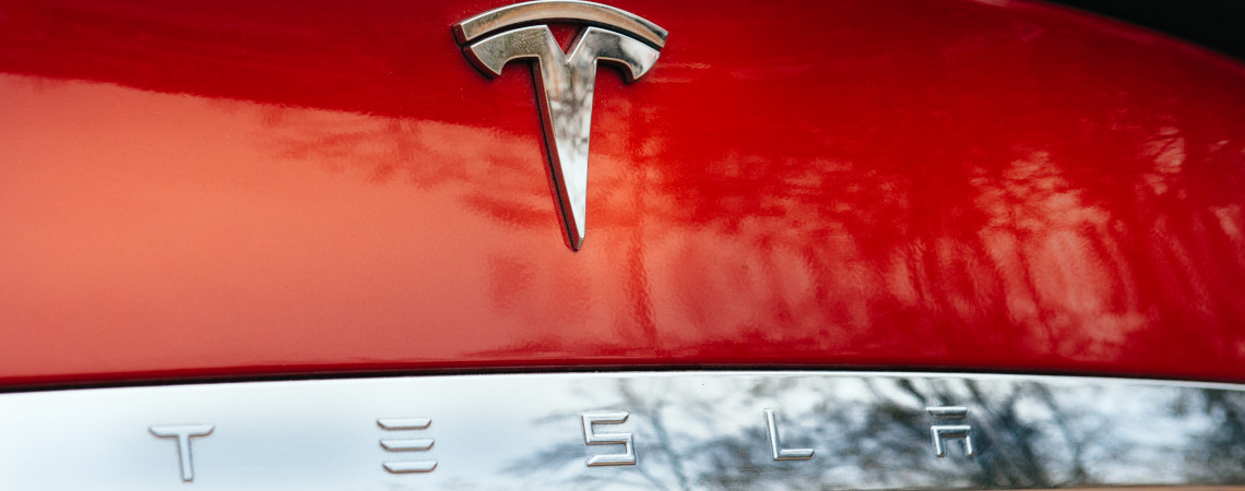 Fahrzeug der Marke Tesla